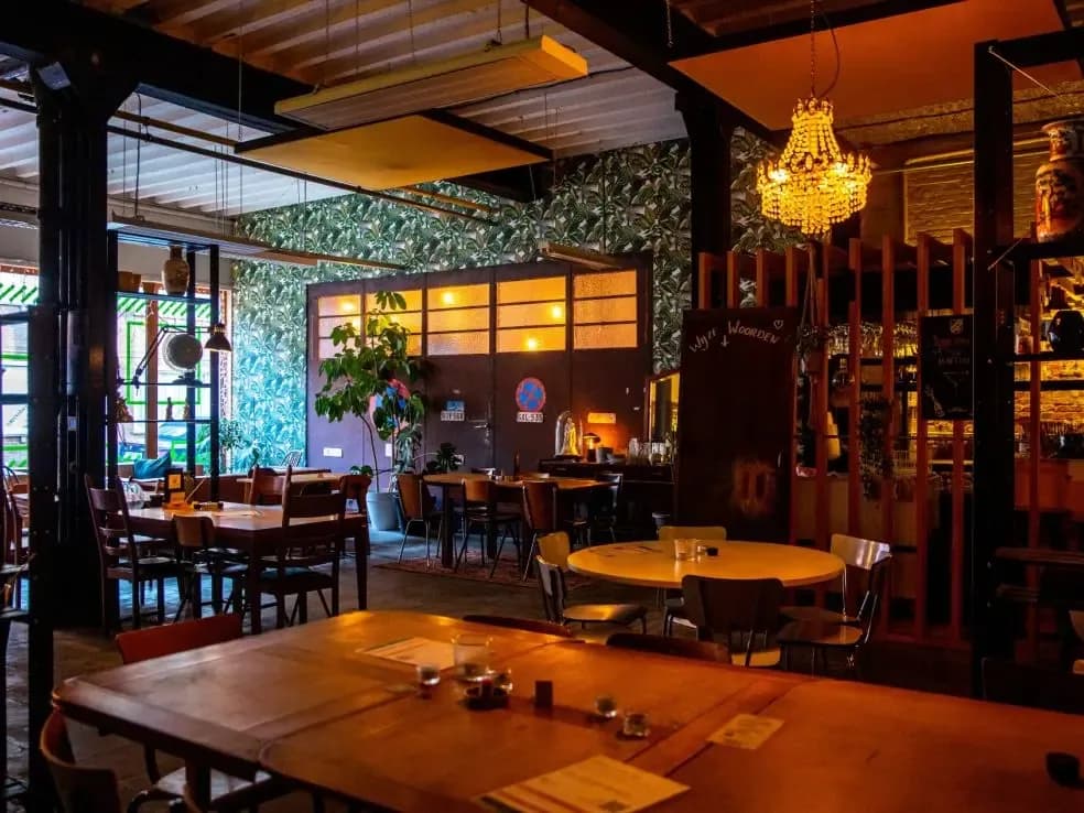 Interieur van Leie Cafe